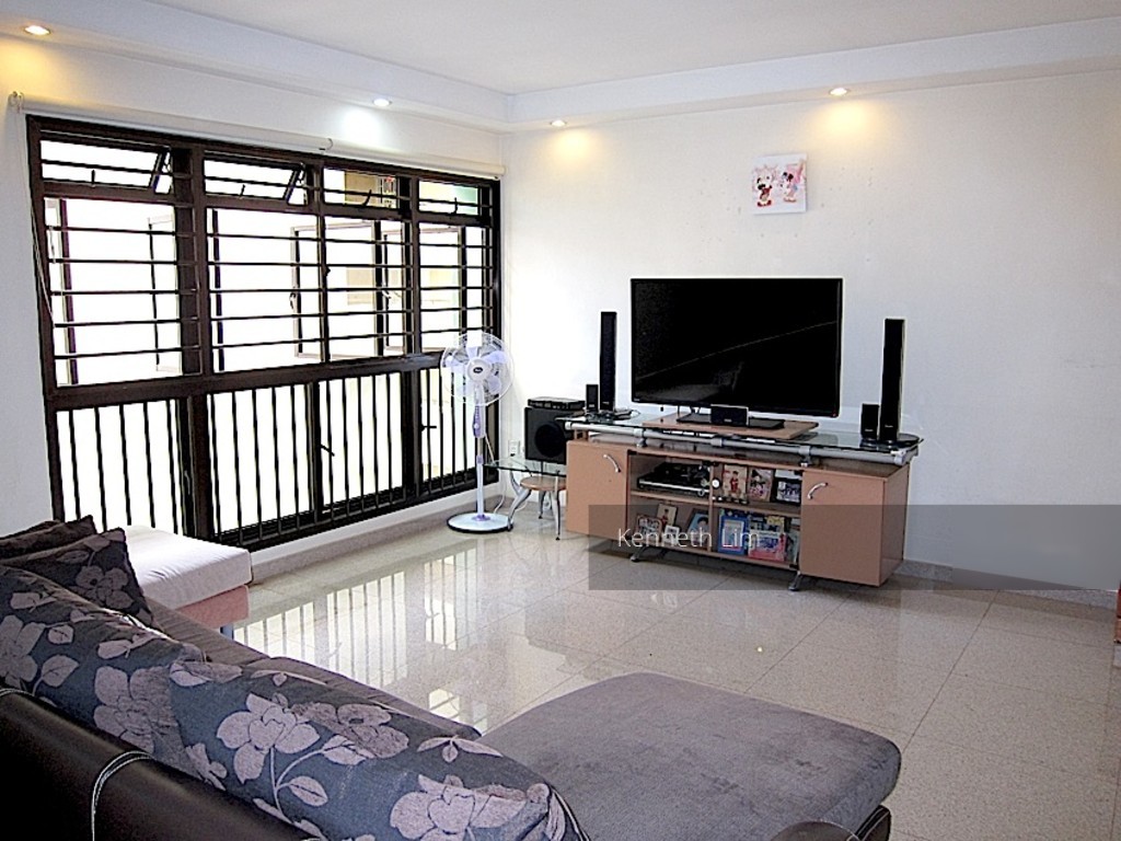 Rivervale Crescent thumbnail photo